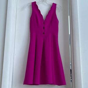 Adelyn Rae Scalloped Flowy Dress in Fuschia